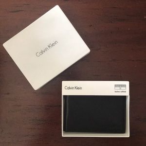 Calvin Klein men’s leather billfold wallet